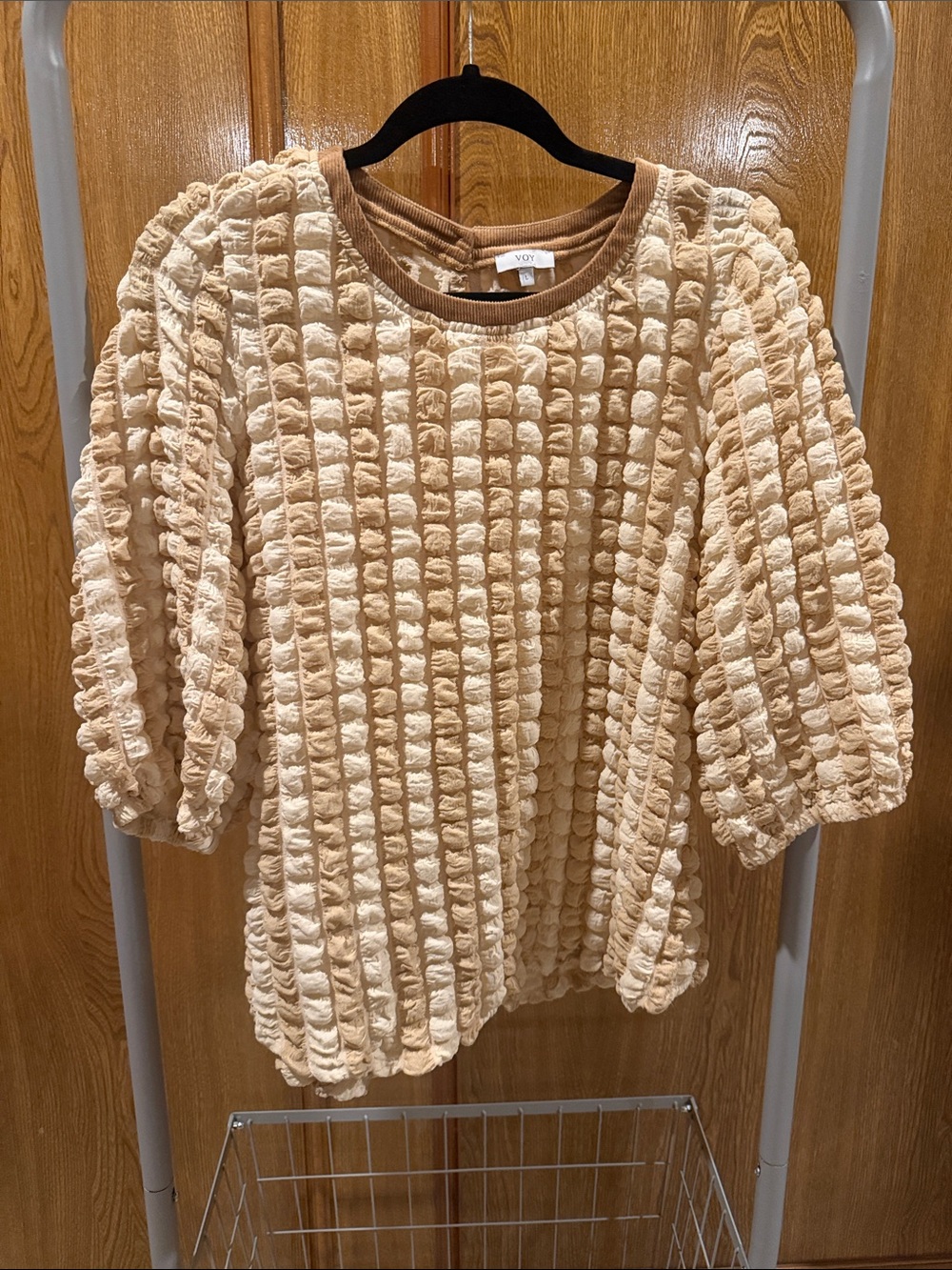 VOY Cream Textured Bubble Knit Shirt
